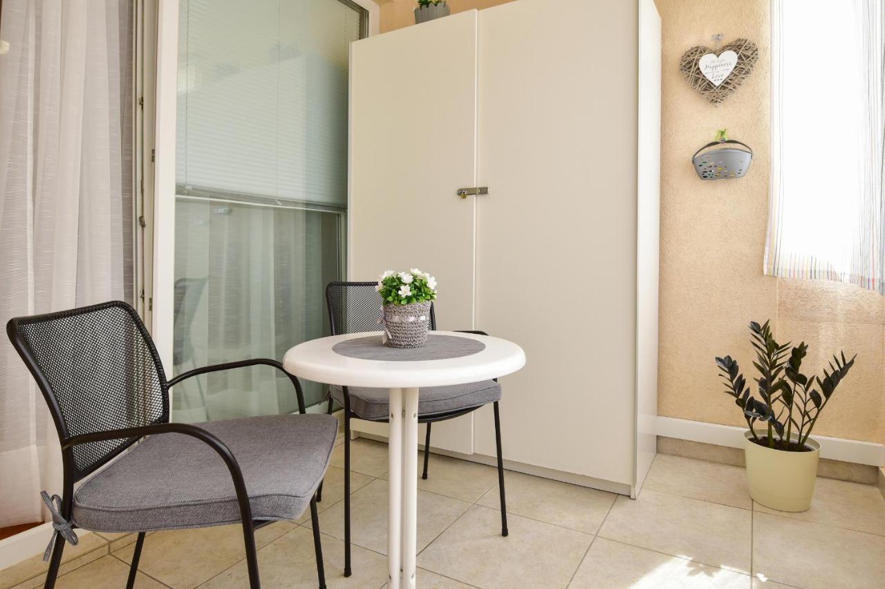 Heart Of Makarska Apartment Bagian luar foto