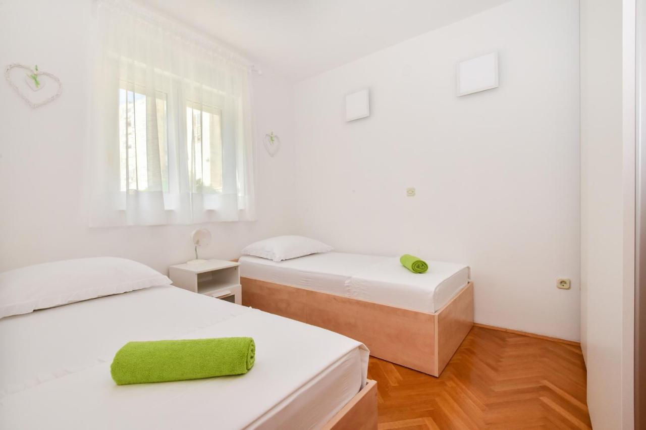 Heart Of Makarska Apartment Bagian luar foto