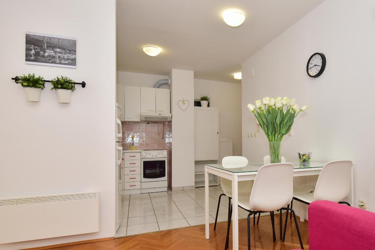 Heart Of Makarska Apartment Bagian luar foto